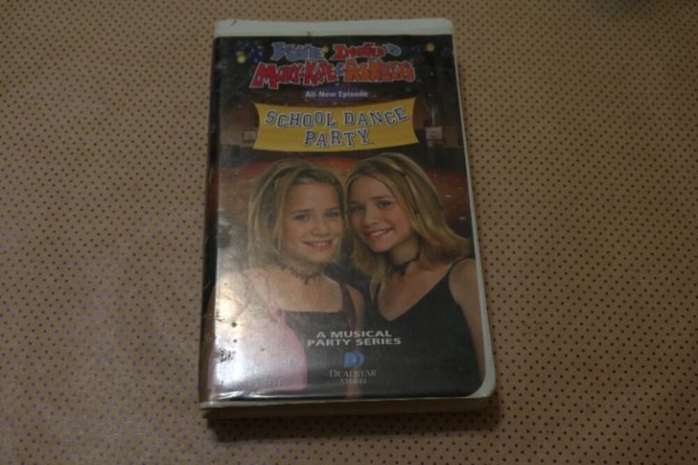 You're Invited to Mary Kate and Ashley's School Dance Party VHS